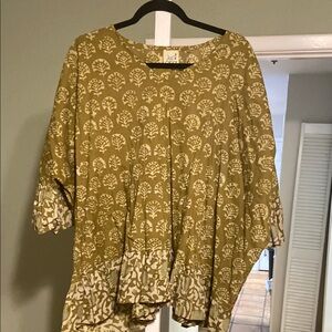 Jaded Gypsy green top. One size.